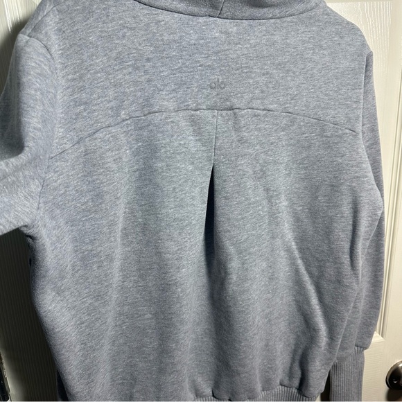 Women’s ALO Yoga Haze Funnel Neck Grey Sweatshirt, TAG REMOVED, best for Medium - Picture 6 of 7